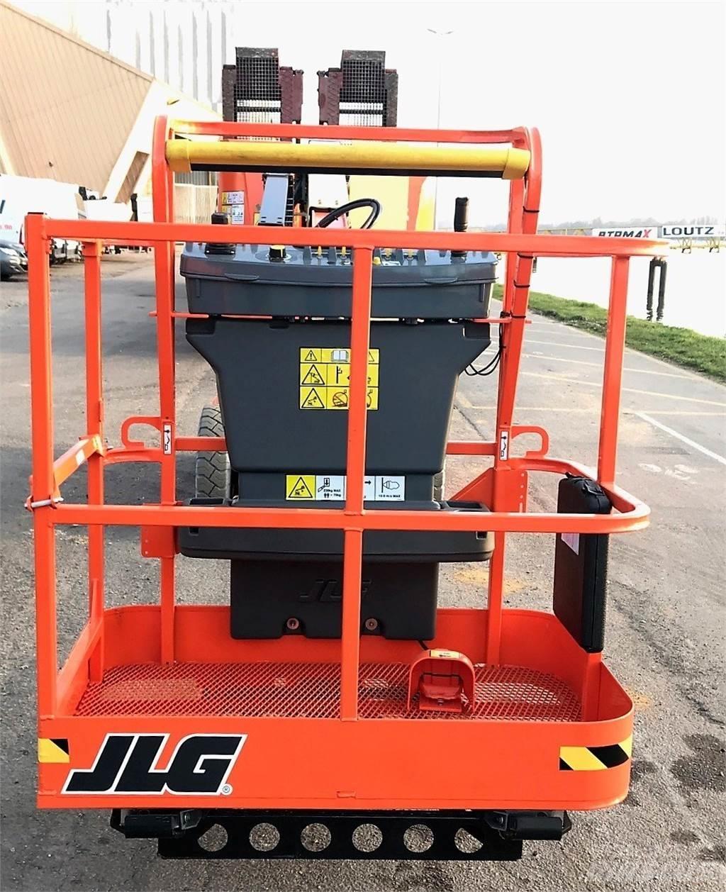 JLG E300AJ Ostali kranovi i platforme