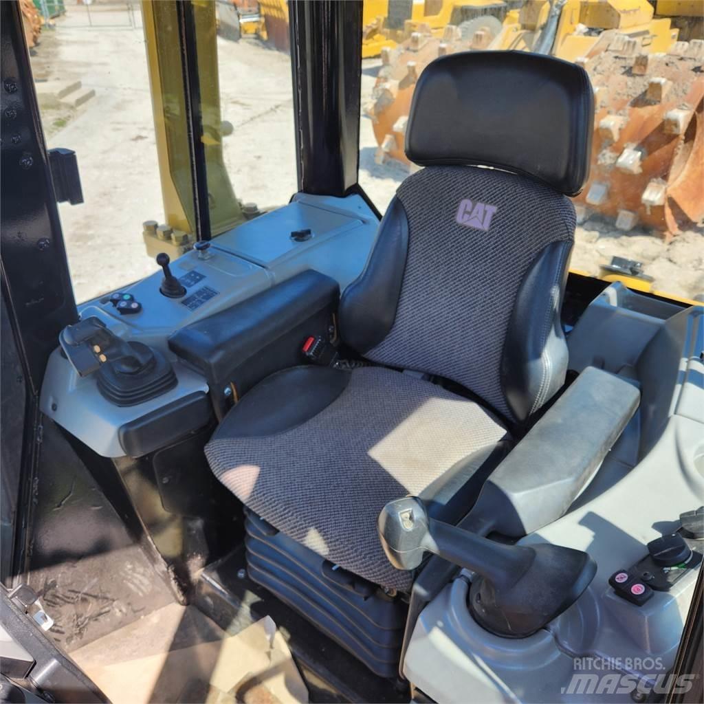 CAT D6N LGP Buldožeri guseničari
