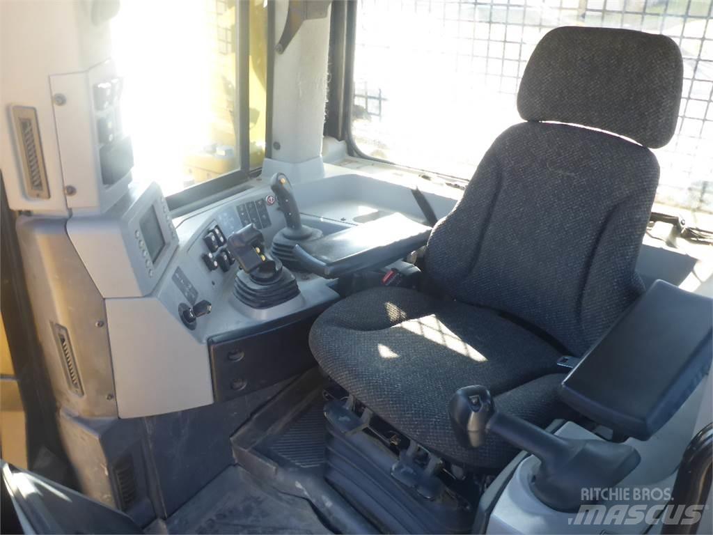 CAT D8T Buldožeri guseničari