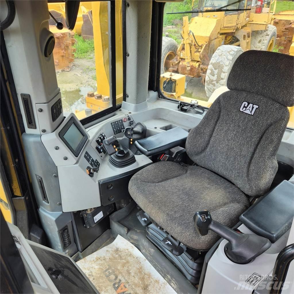 CAT D8T LGP Buldožeri guseničari