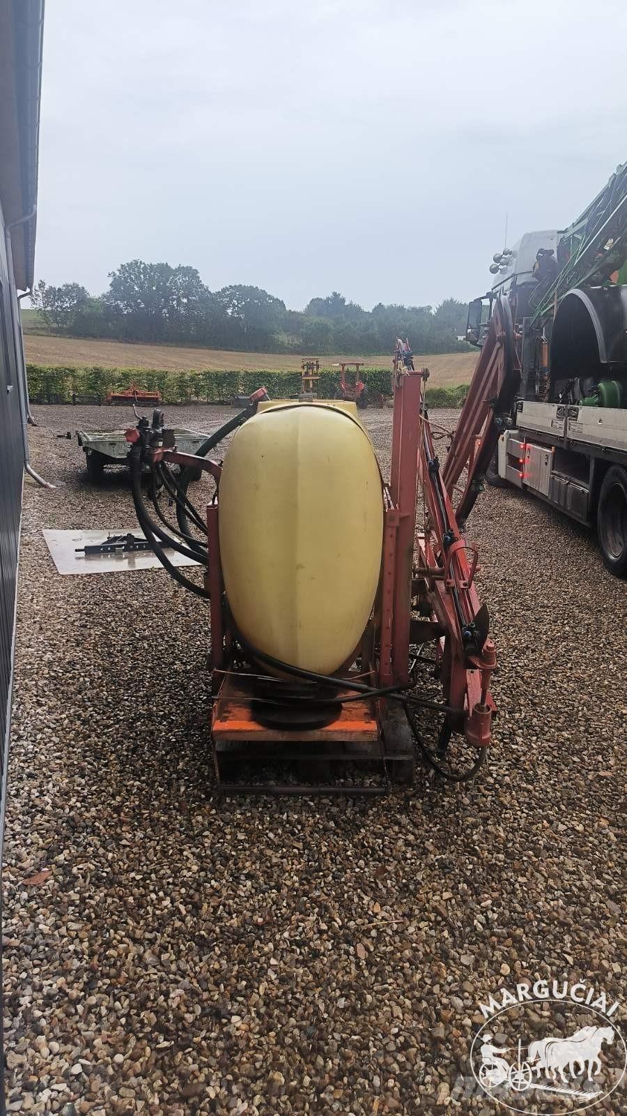 Hardi 800 ltr., 12 m. Ostale poljoprivredne mašine
