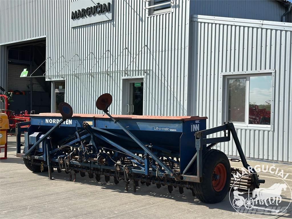 Nordsten CLF 400, 4 m. Ostale poljoprivredne mašine