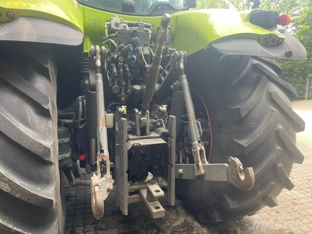 CLAAS AXION 830 Traktori