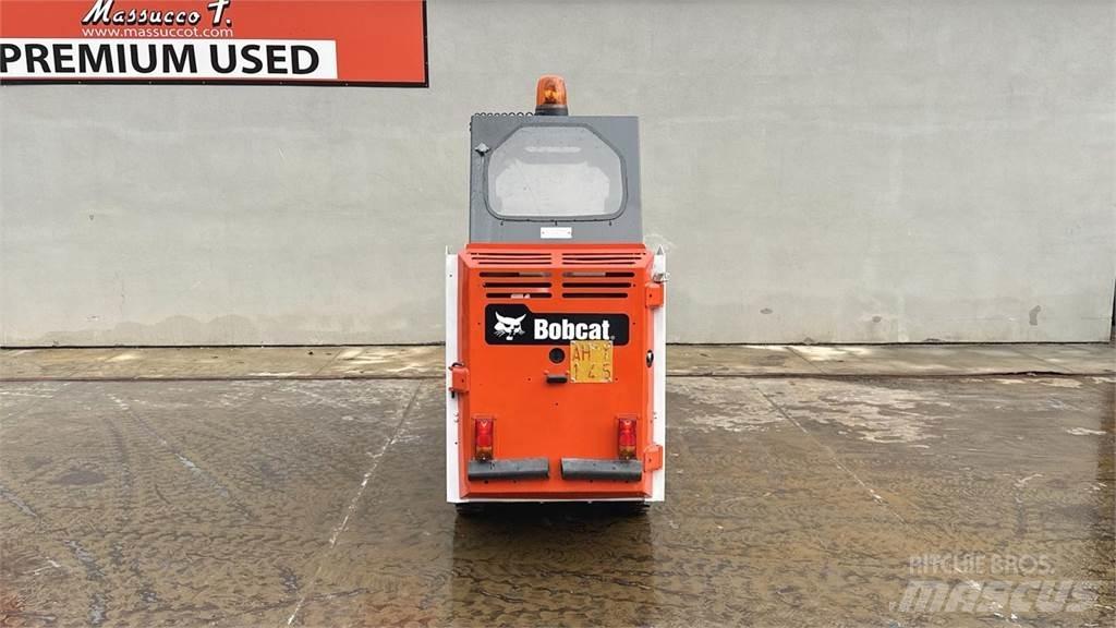 Bobcat S70 Skid steer mini utovarivači