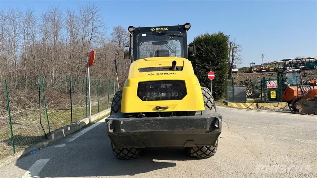 Bomag BW213 DH-5 Nabijači zemlje