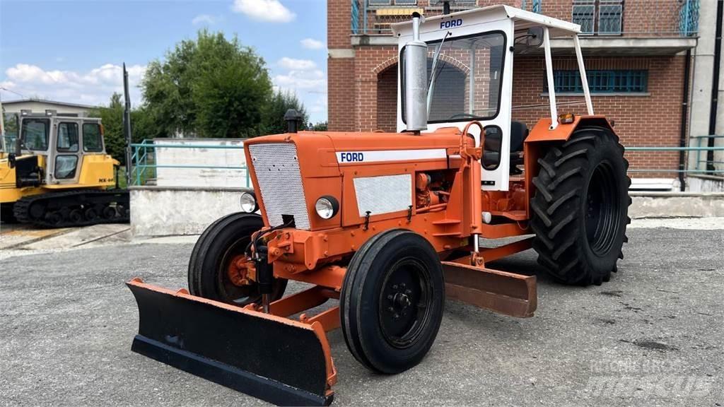 Ford 5600 4X2 Buldožeri guseničari