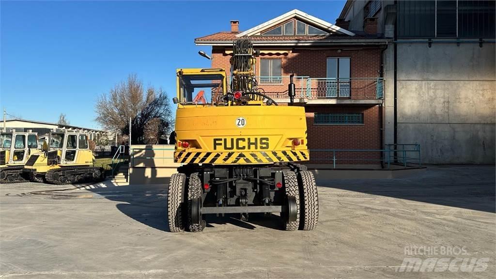 Fuchs MHB 230 ZW 4x4 Bageri točkaši