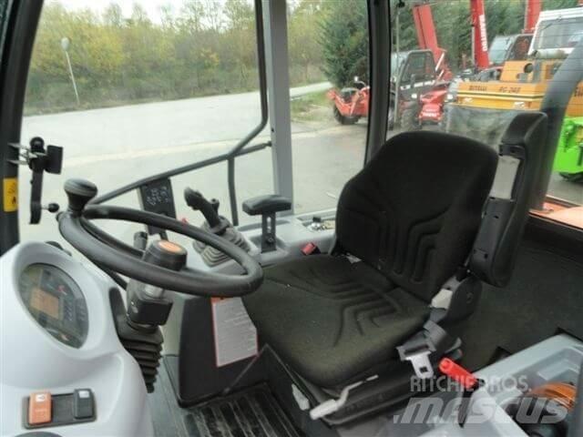 Hitachi ZW65 Utovarivači na točkove