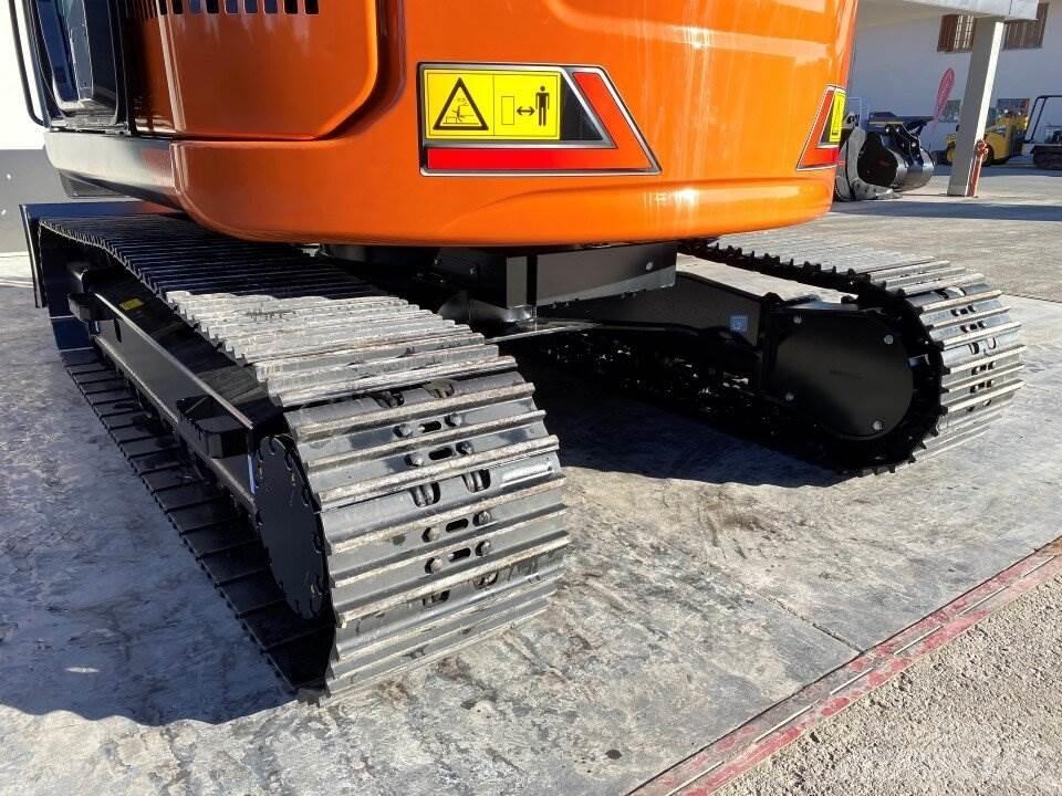 Hitachi ZX135US-7 Midi bageri 7t – 12t