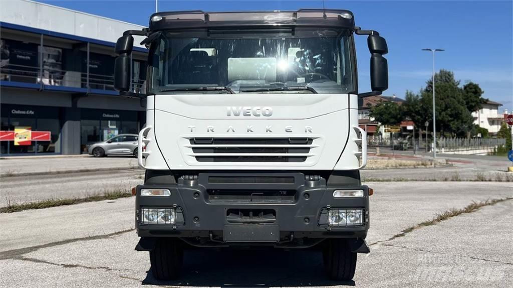 Iveco Trakker 410 8X4 Kamioni mešalice za beton