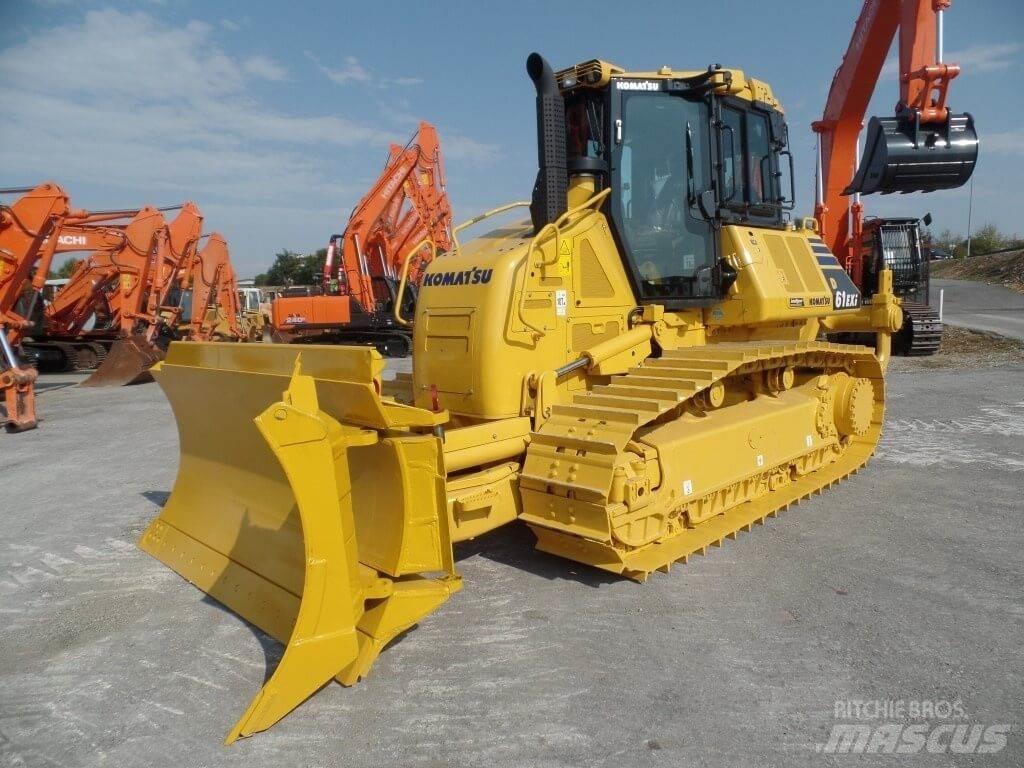 Komatsu D61 EXi Buldožeri guseničari