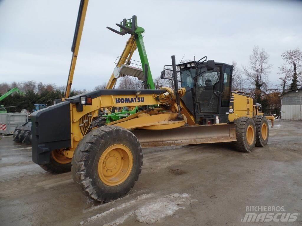 Komatsu GD675-5 Buldožeri guseničari
