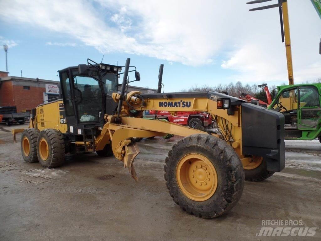 Komatsu GD675-5 Buldožeri guseničari
