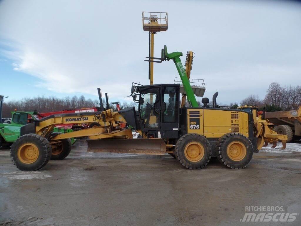 Komatsu GD675-5 Buldožeri guseničari