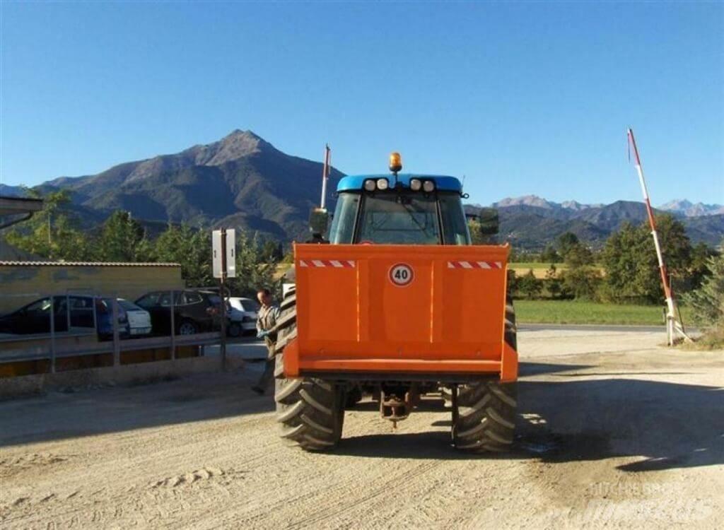 Landini LEGEND 135 Snežne daske i plugovi