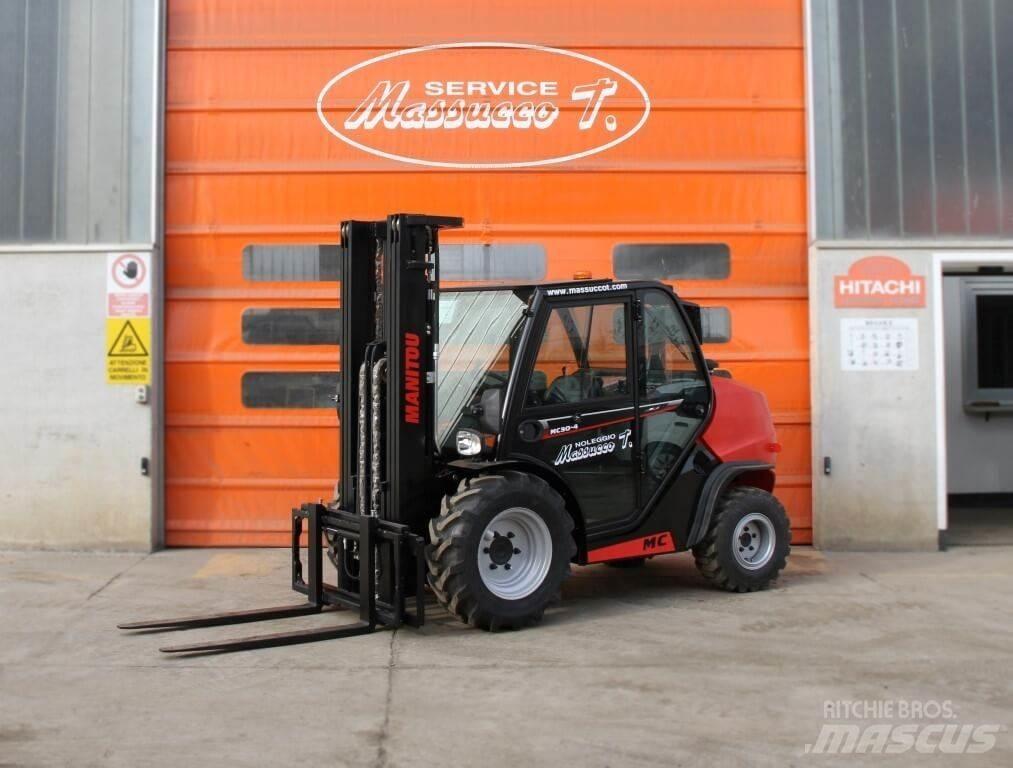 Manitou MC30-4 DK 4X4 Vanterenski viljuškar