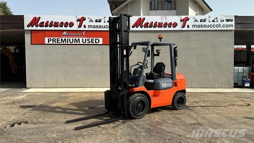 Toyota 02-7FD30 Dizelski viljuškari