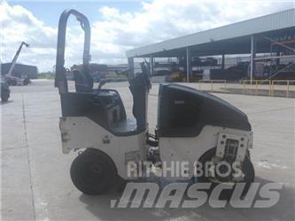 Bomag BW100 Nabijači zemlje