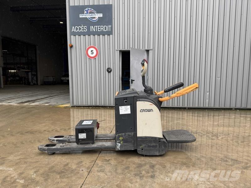 Crown WT 3000 Nisko podizni električni viljuškar