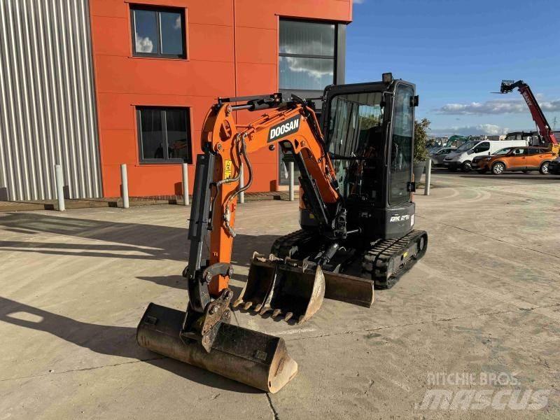 Doosan DX 27 Z Mini bageri < 7t