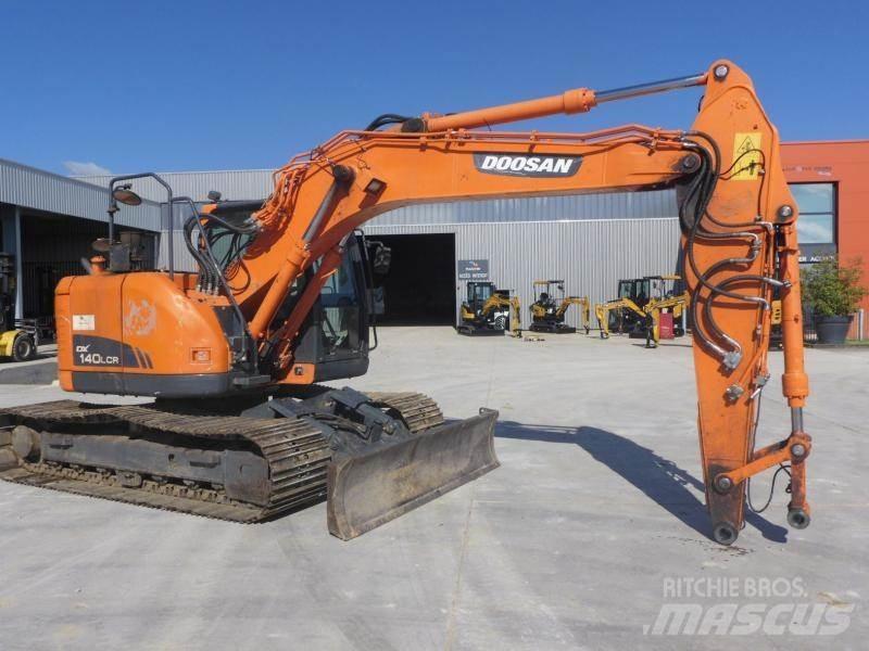 Doosan DX140LC Bageri guseničari