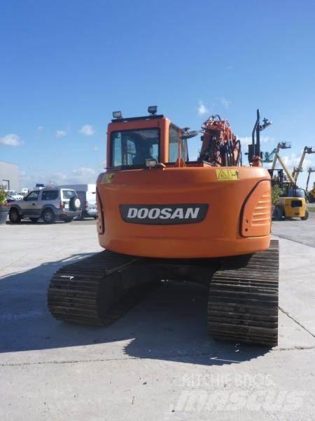 Doosan DX140LC Bageri guseničari
