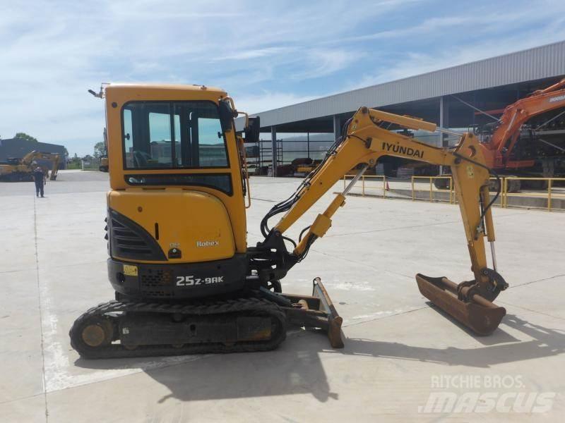 Hyundai R25Z-9A Mini bageri < 7t