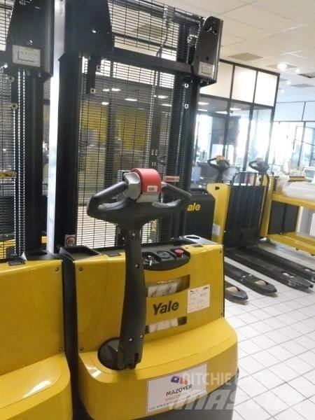Yale MS 12 AC Ručni električni viljuškar