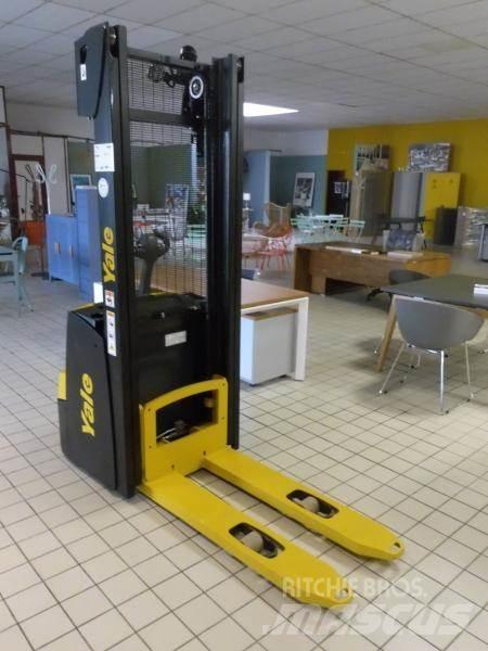 Yale MS12 Ručni električni viljuškar