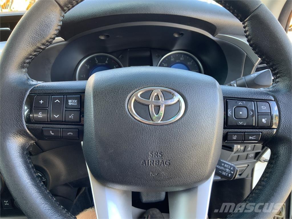 Toyota Hilux (ST24384) Ostale poljoprivredne mašine