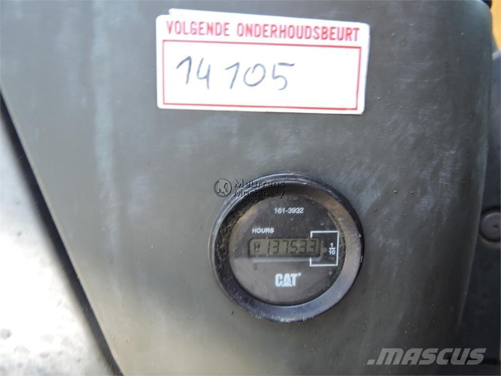 CAT 323D Bageri guseničari