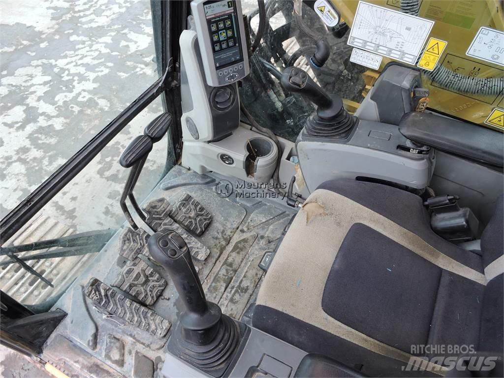 CAT 326F Bageri guseničari