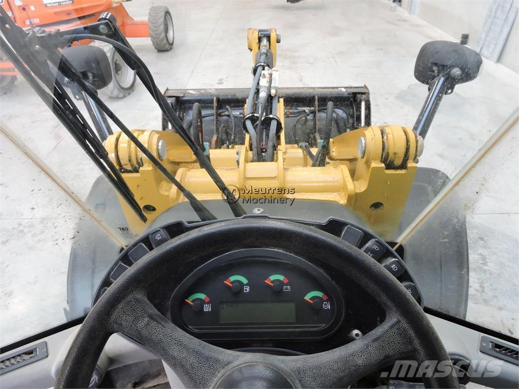 CAT 906M + FORK Utovarivači na točkove