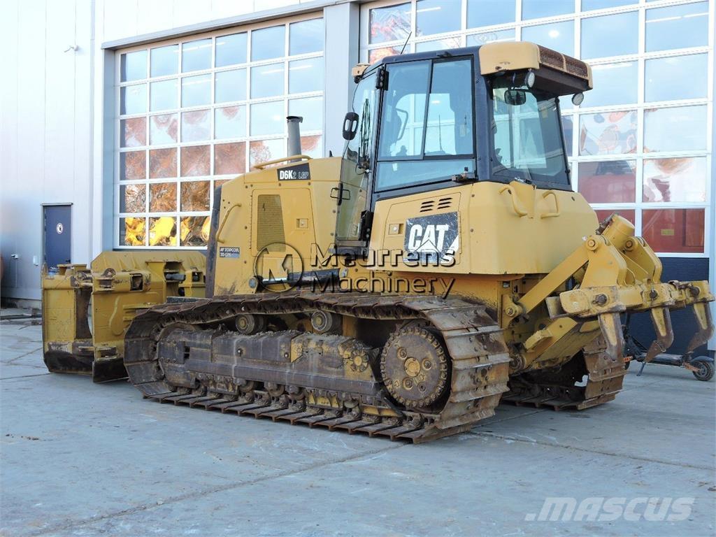 CAT D6K Buldožeri