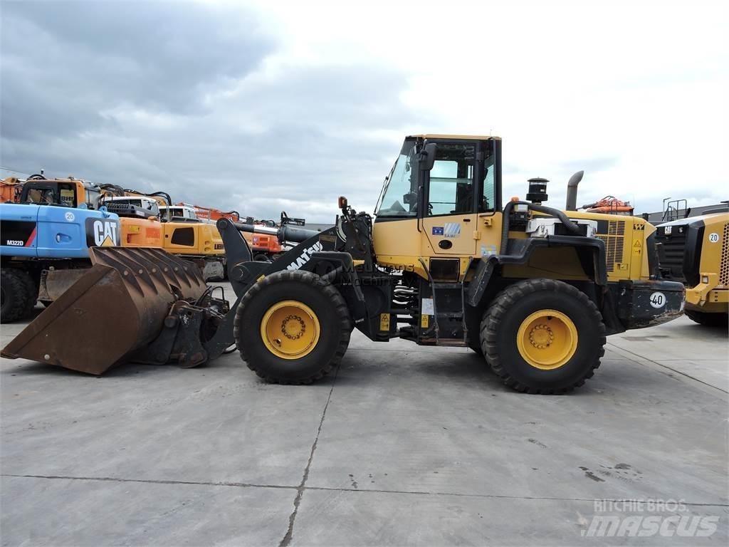 Komatsu WA320 Utovarivači na točkove