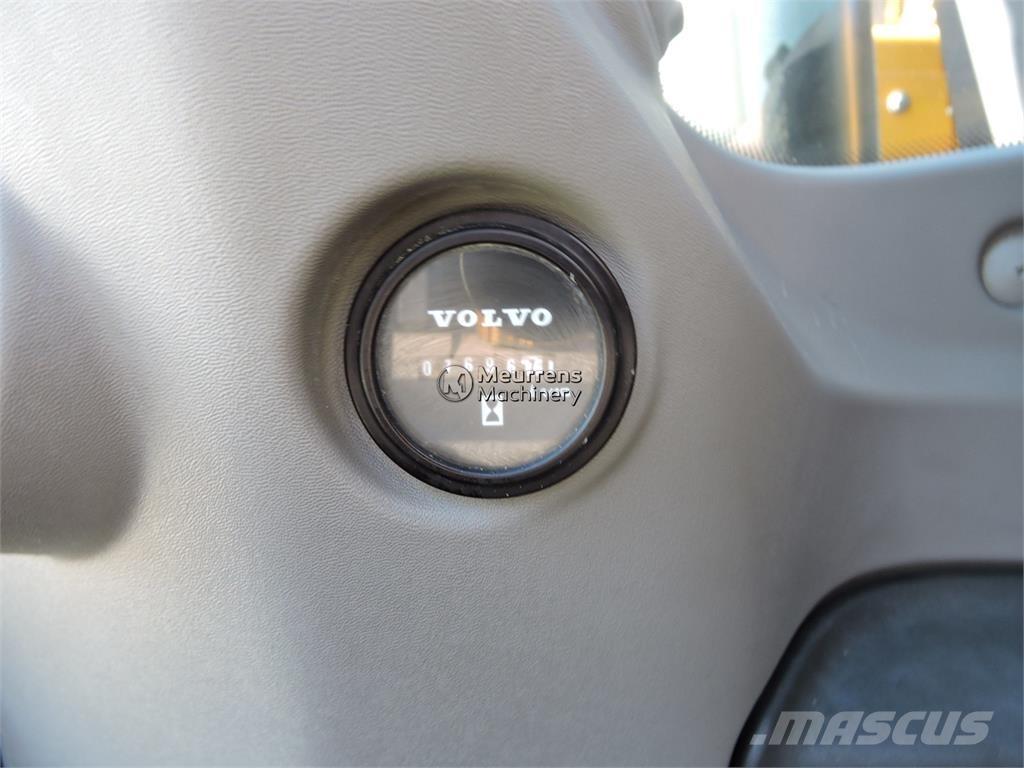 Volvo ECR235EL Bageri guseničari