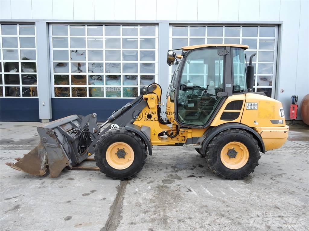 Volvo L25F + FORK Utovarivači na točkove