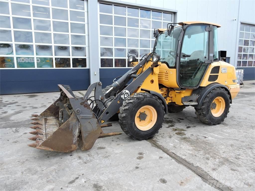 Volvo L25F + FORK Utovarivači na točkove