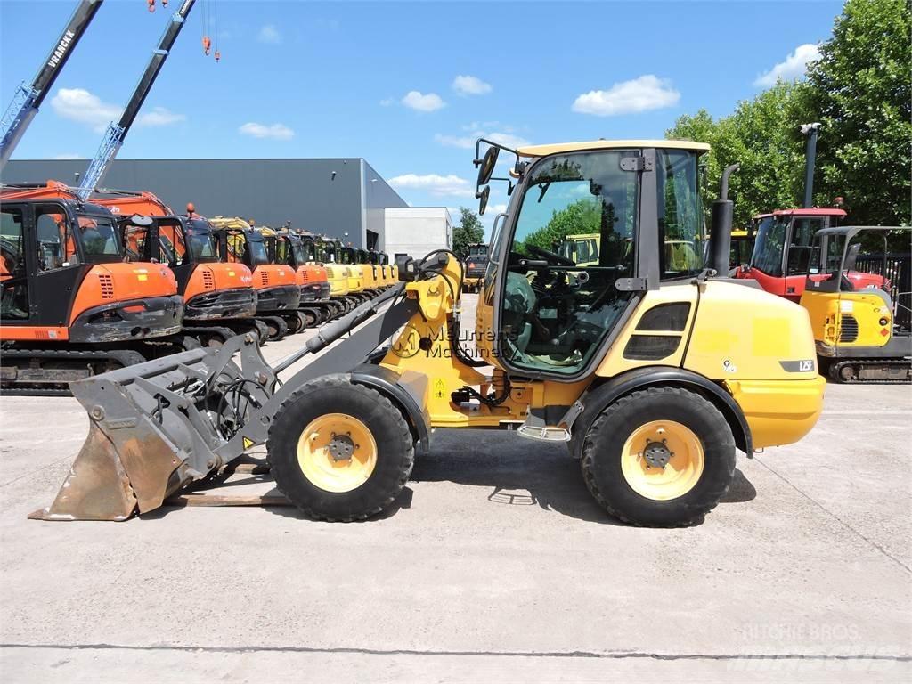 Volvo L25F + FORK Utovarivači na točkove