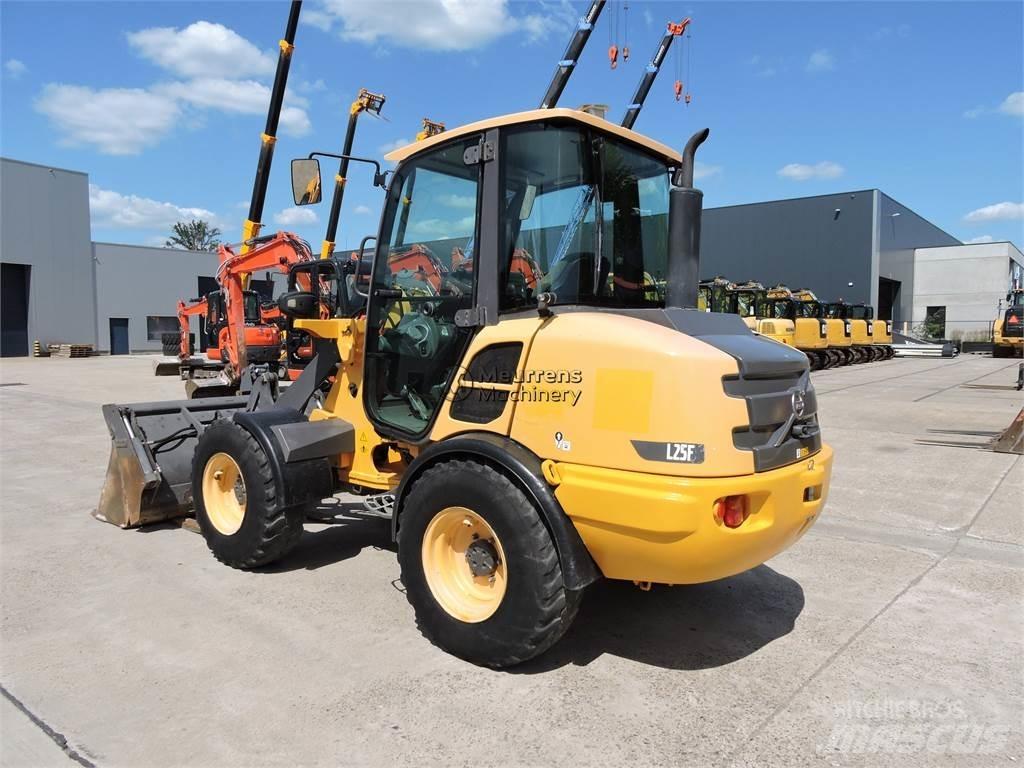 Volvo L25F + FORK Utovarivači na točkove
