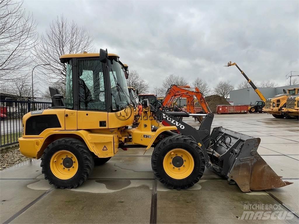 Volvo L30G Utovarivači na točkove
