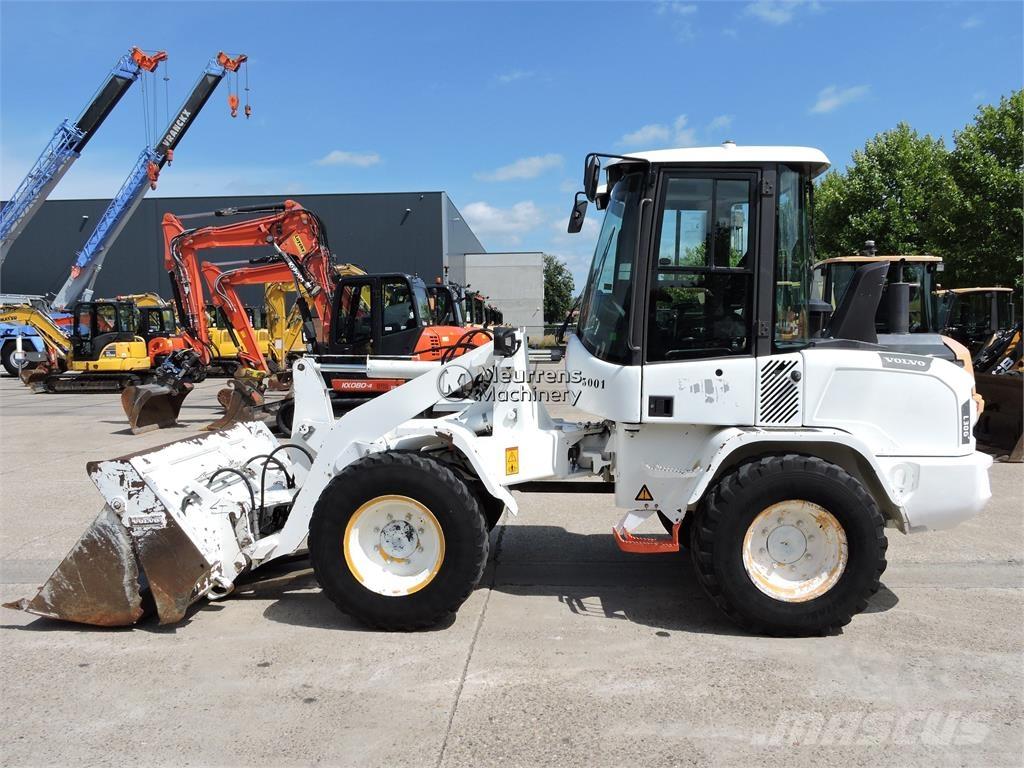 Volvo L30G + FORK Utovarivači na točkove