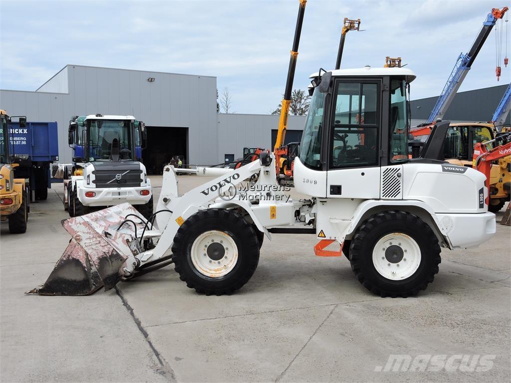 Volvo L30G + FORK Utovarivači na točkove