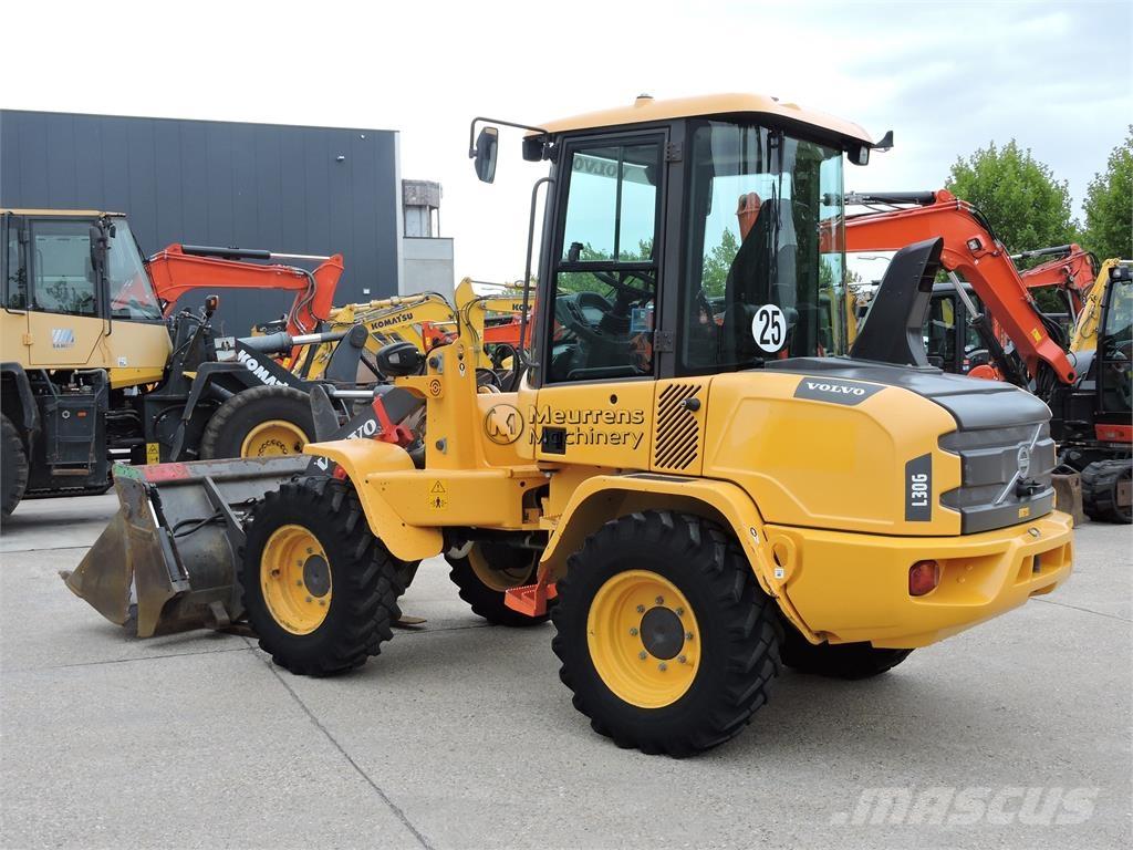 Volvo L30G + FORK Utovarivači na točkove