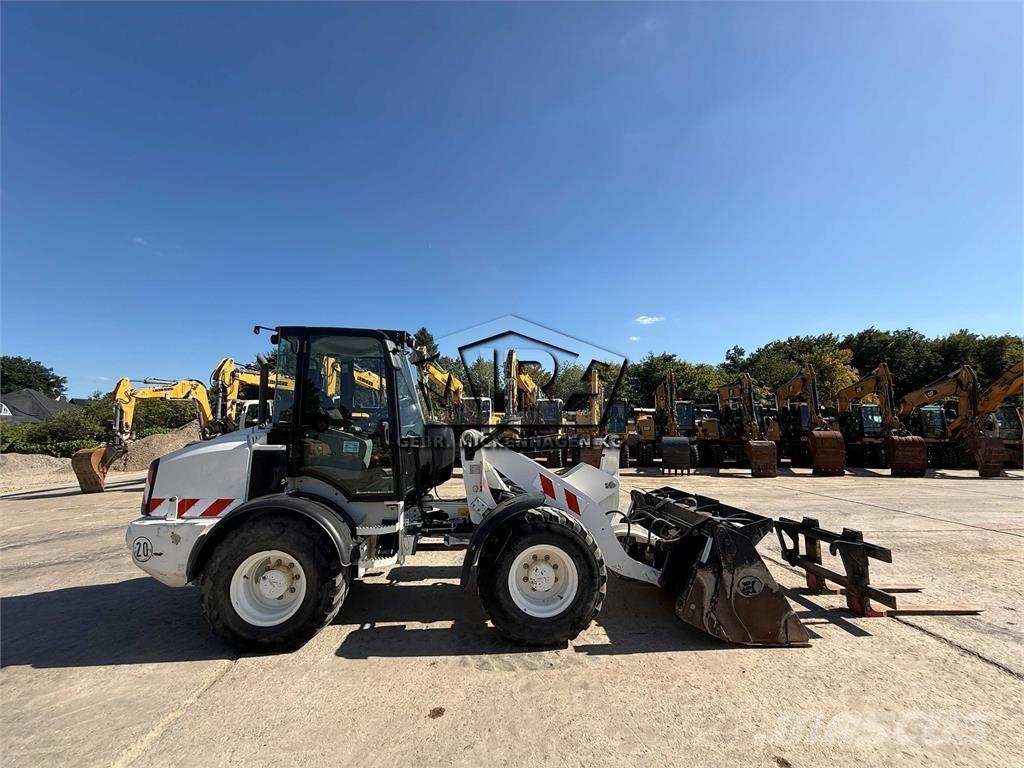 CAT 908 M Utovarivači na točkove