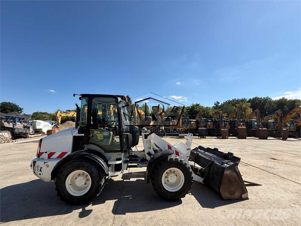 CAT 908 M Utovarivači na točkove