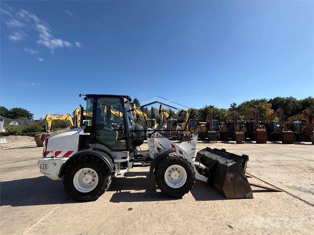 CAT 908 M Utovarivači na točkove
