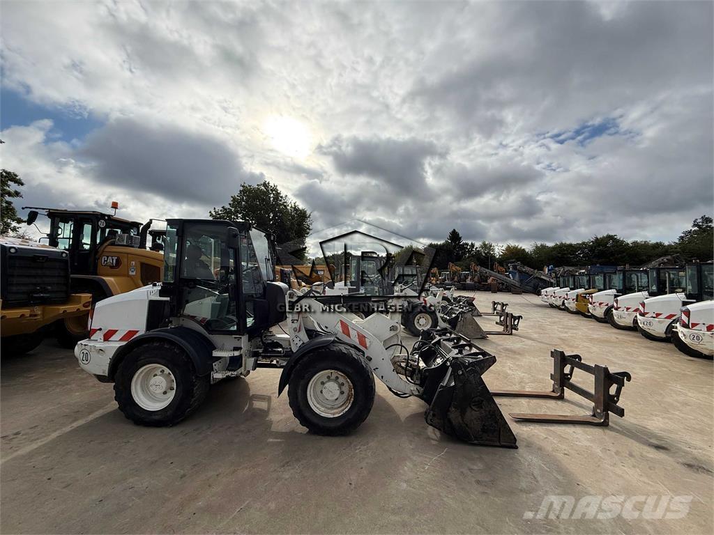 CAT 908 M Utovarivači na točkove
