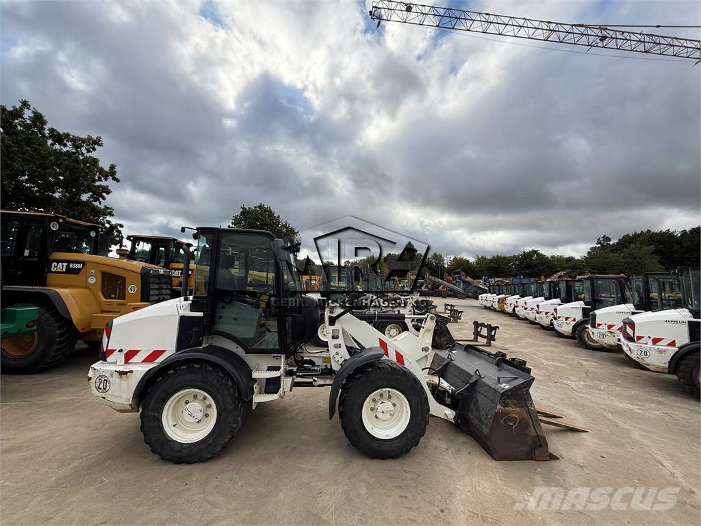 CAT 908 M Utovarivači na točkove