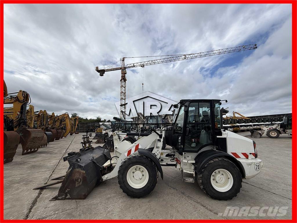 CAT 908 M Utovarivači na točkove